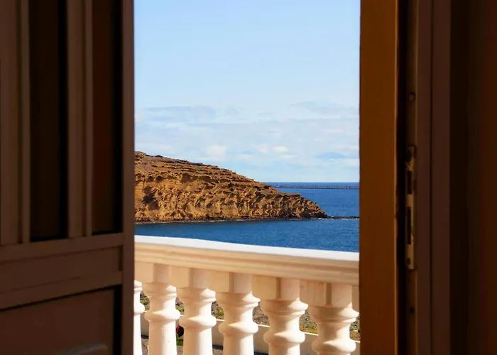 Villa - Sleeps 4 - Jacuzzi - Garden - Pet Friendly *