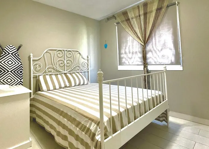 - Sleeps 4 - Jacuzzi - Garden - Pet Friendly El Médano