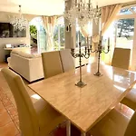 - Sleeps 4 - Jacuzzi - Garden - Pet Friendly ヴィラ *